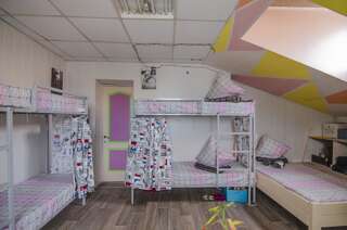Хостелы Lucky Hostel на Крещатике Киев Спальное место на двухъярусной кровати в общем номере для женщин-3
