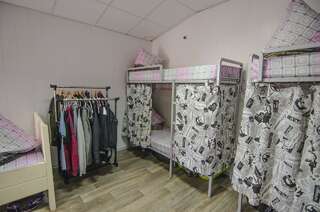 Хостелы Lucky Hostel на Крещатике Киев Спальное место на двухъярусной кровати в общем номере для женщин-4