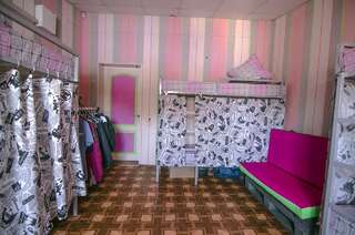Хостелы Lucky Hostel на Крещатике Киев Спальное место на двухъярусной кровати в общем номере для женщин-6